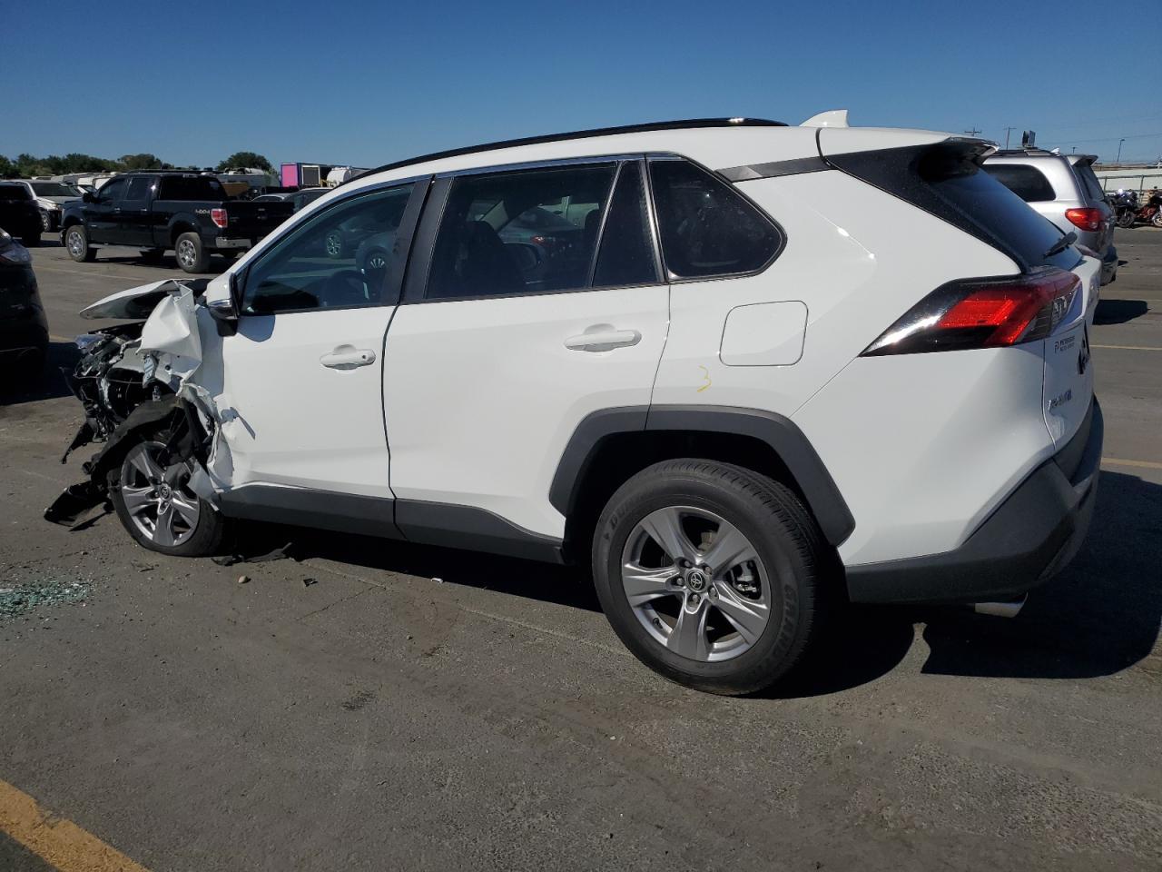 2024 Toyota Rav4 Xle - Фото 2