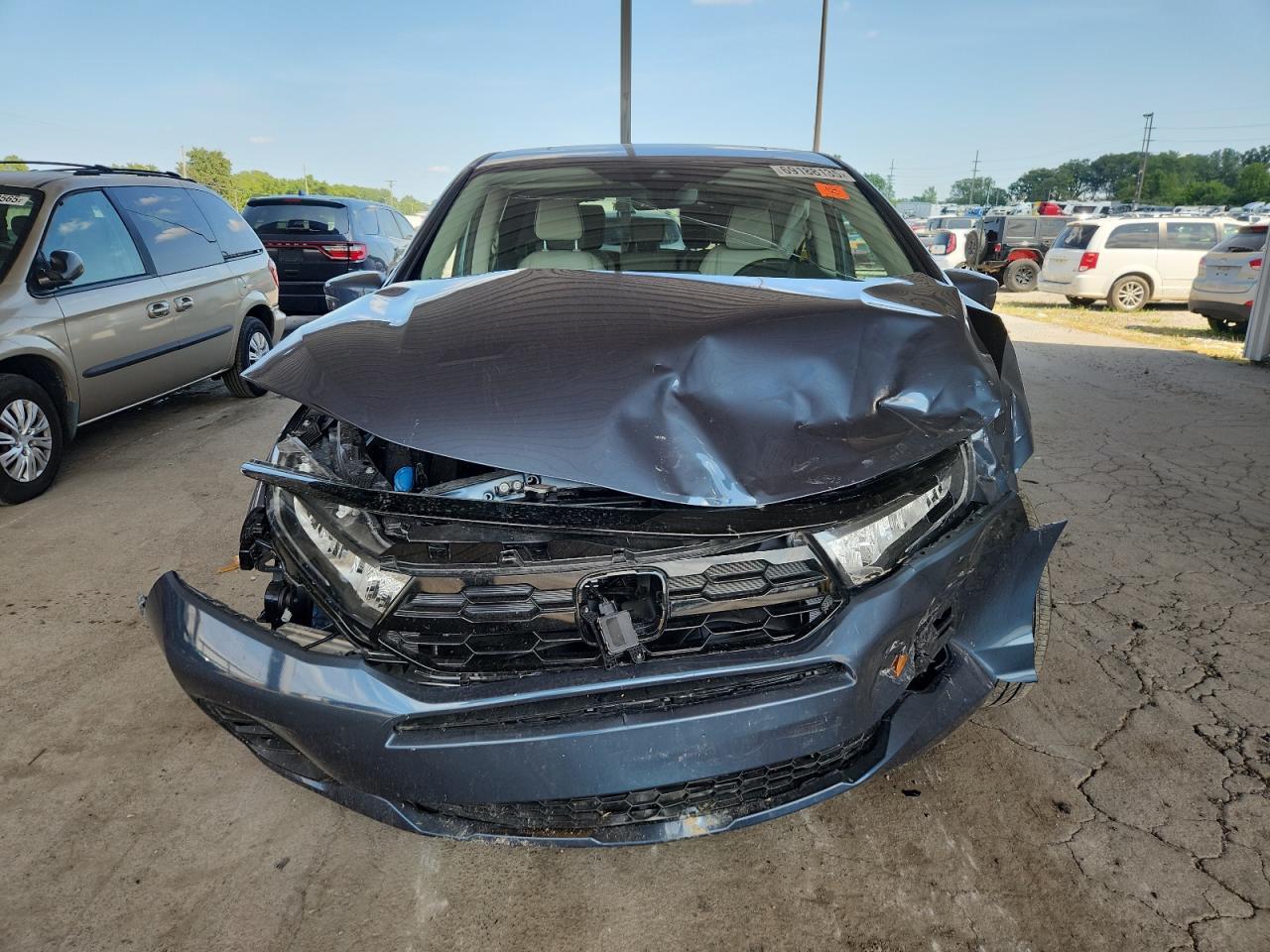 2025 Honda Odyssey Touring - Image 5