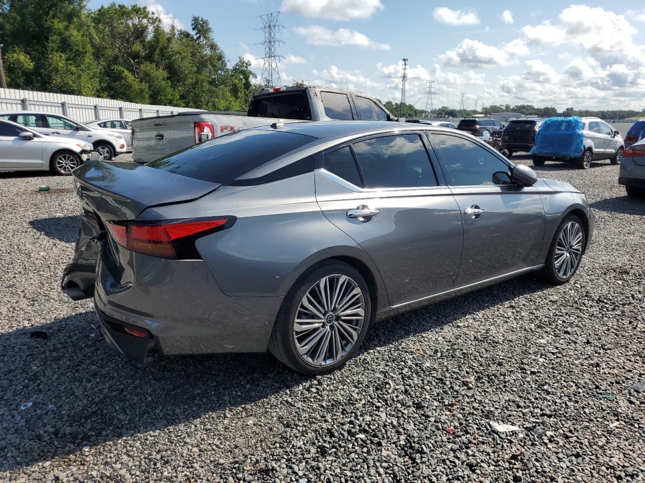 2023 Nissan Altima Sl - Фото 3
