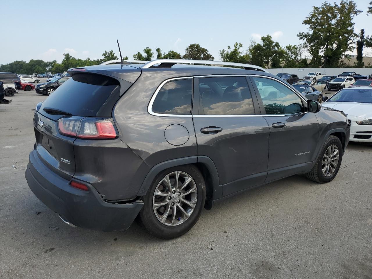 2019 Jeep Cherokee Latitude Plus - Image 3