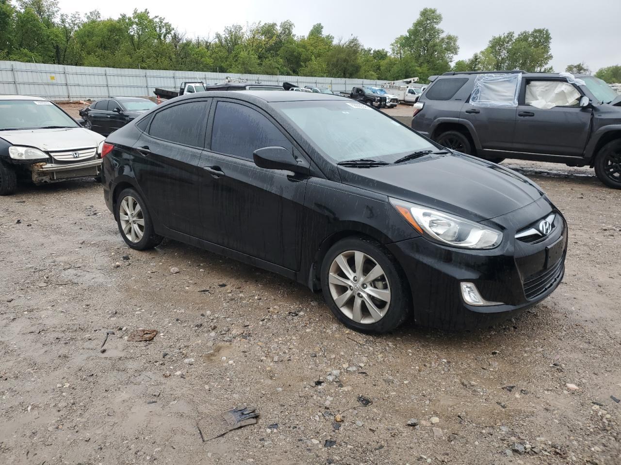 2013 Hyundai Accent Gls - Фото 4