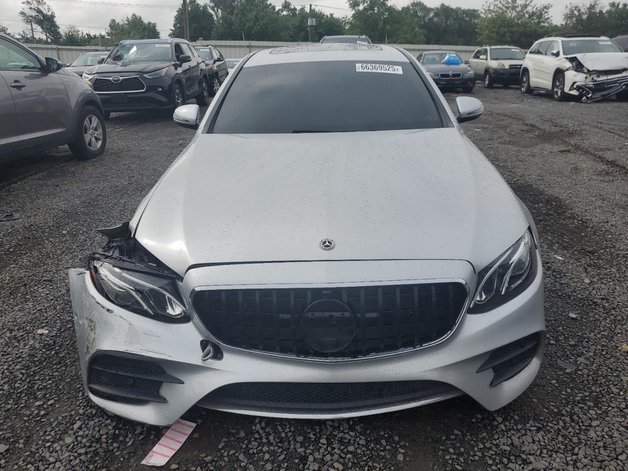 2017 Mercedes-Benz E 300 4Matic - Image 5