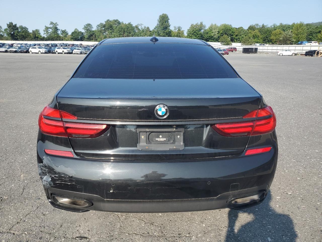 2019 BMW 740 Xi - Image 6