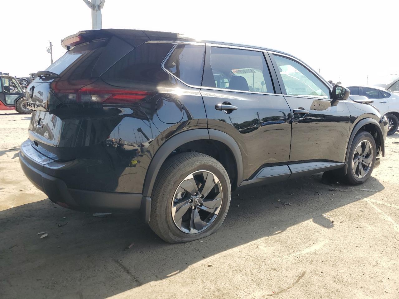 2025 Nissan Rogue Sv - Image 3