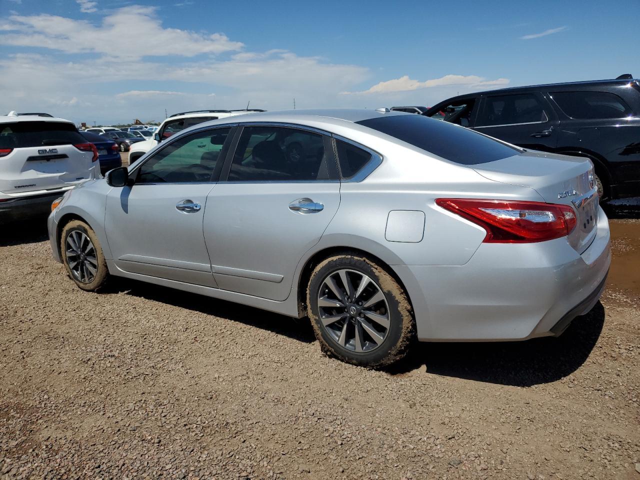 2016 Nissan Altima 2.5 - Image 2