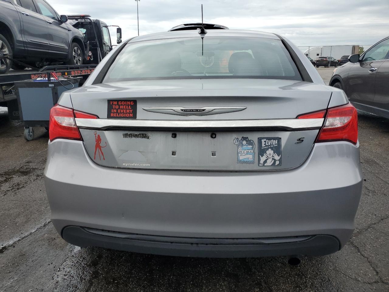 2013 Chrysler 200 Touring - Фото 6