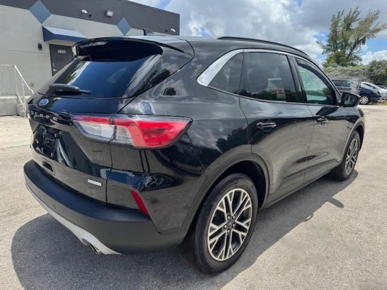 2020 Ford Escape Sel - Фото 3