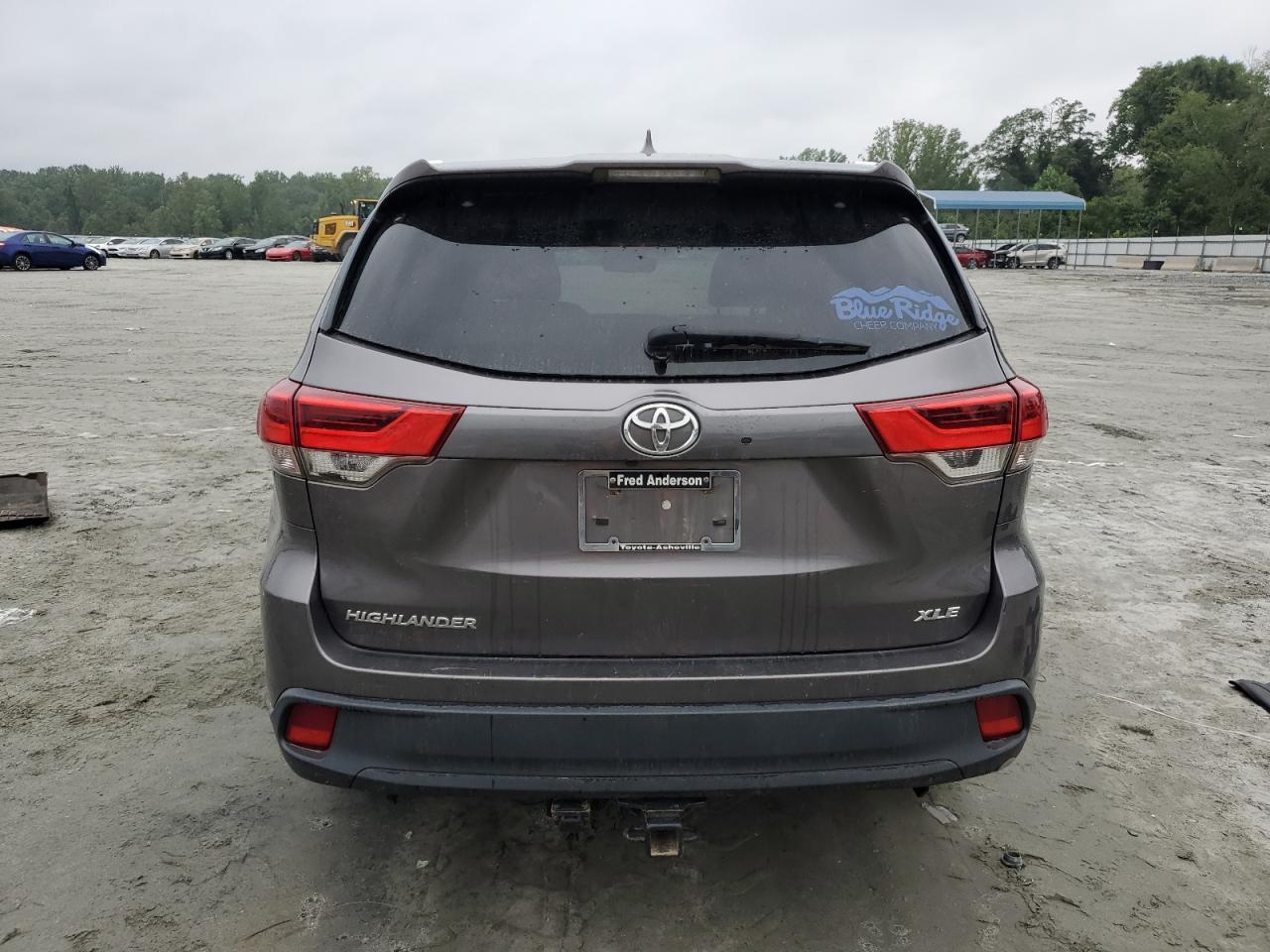 2019 Toyota Highlander Se - Фото 6