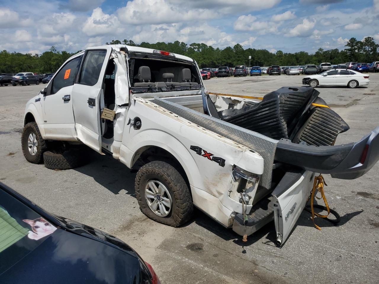 2016 Ford F150 Supercrew - Фото 2