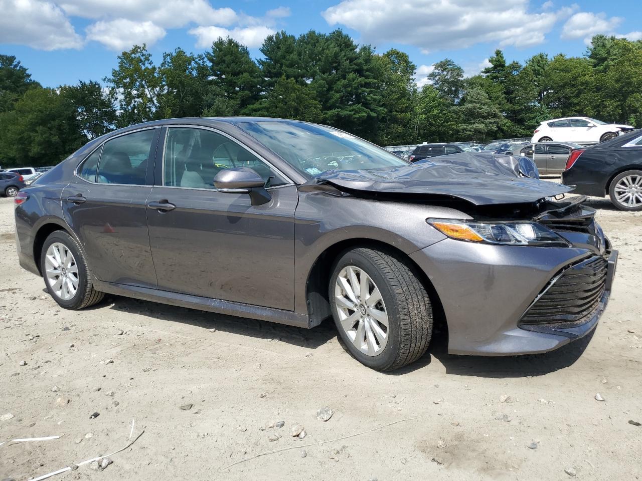 2019 Toyota Camry L - Фото 4