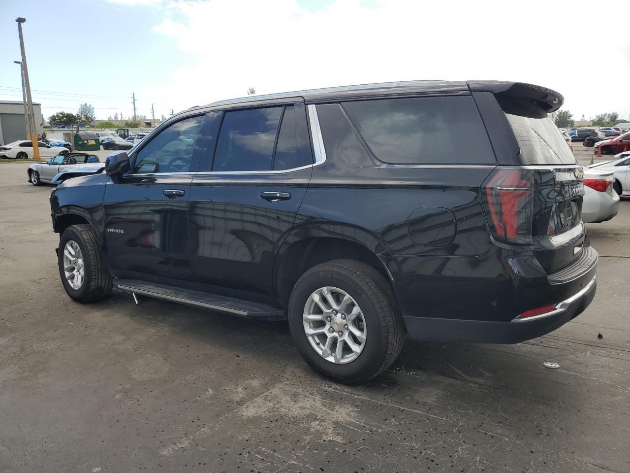 2025 Chevrolet Tahoe C1500 Ls - Фото 2