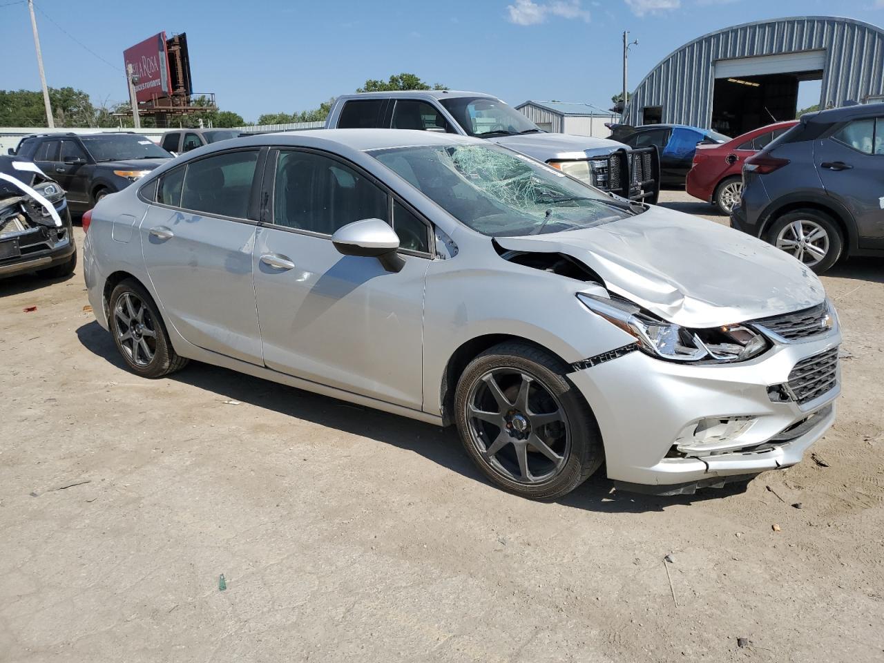 2017 Chevrolet Cruze Ls - Фото 4