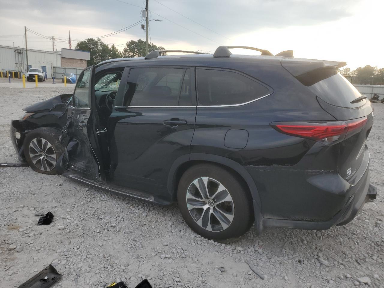 2023 Toyota Highlander L - Фото 2