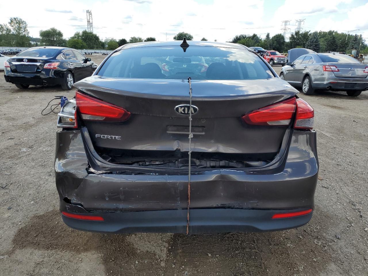 2017 Kia Forte Lx - Image 6