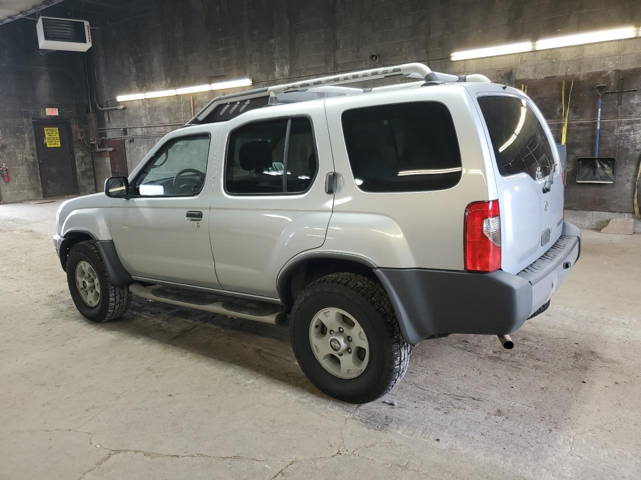 2000 Nissan Xterra Xe - Фото 2