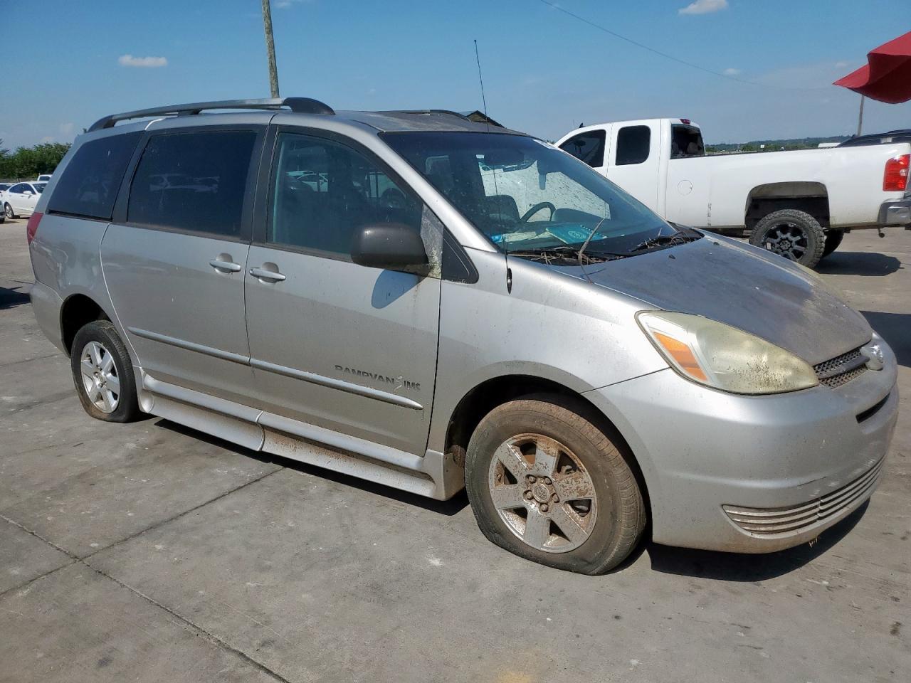 2004 Toyota Sienna Ce - Image 4