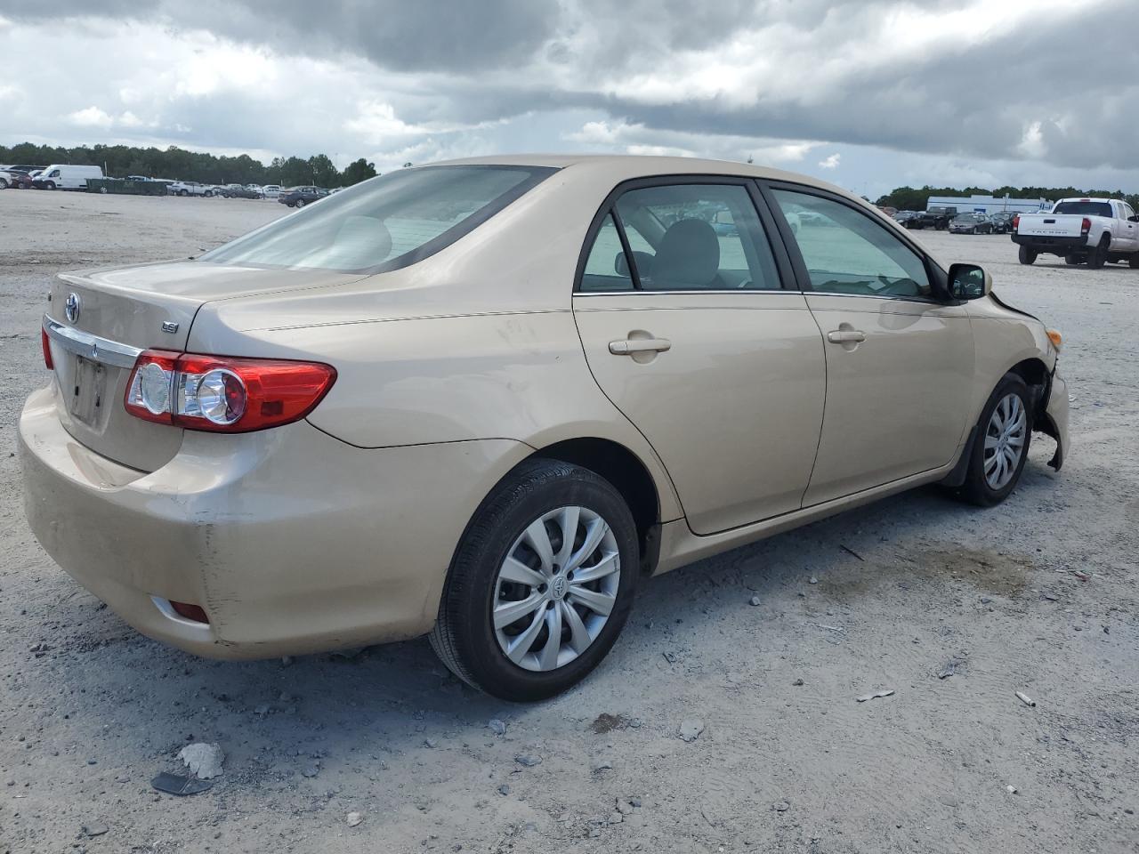 2013 Toyota Corolla Base - Фото 3