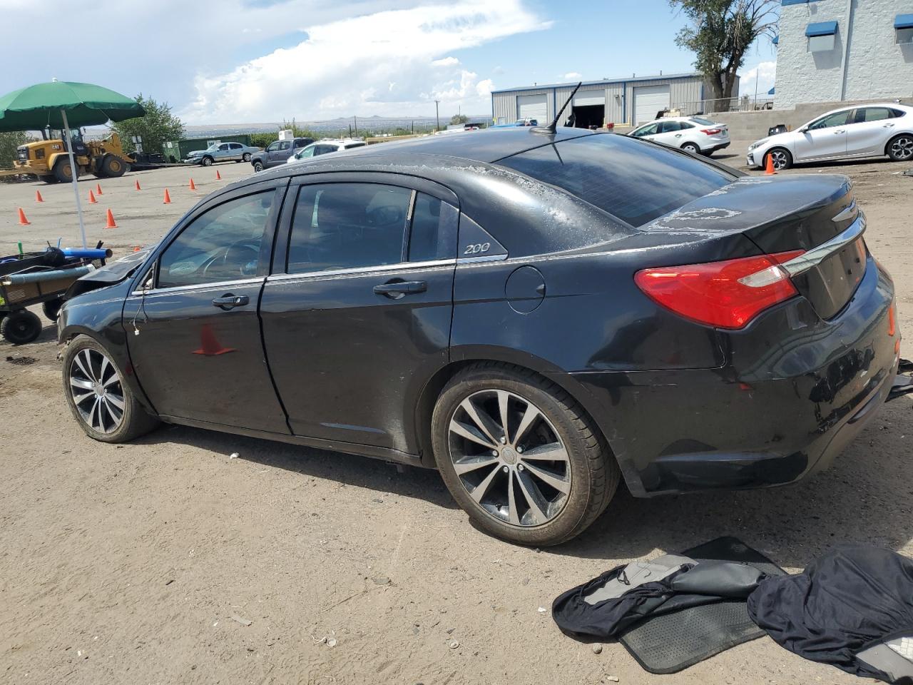 2014 Chrysler 200 Touring - Image 2