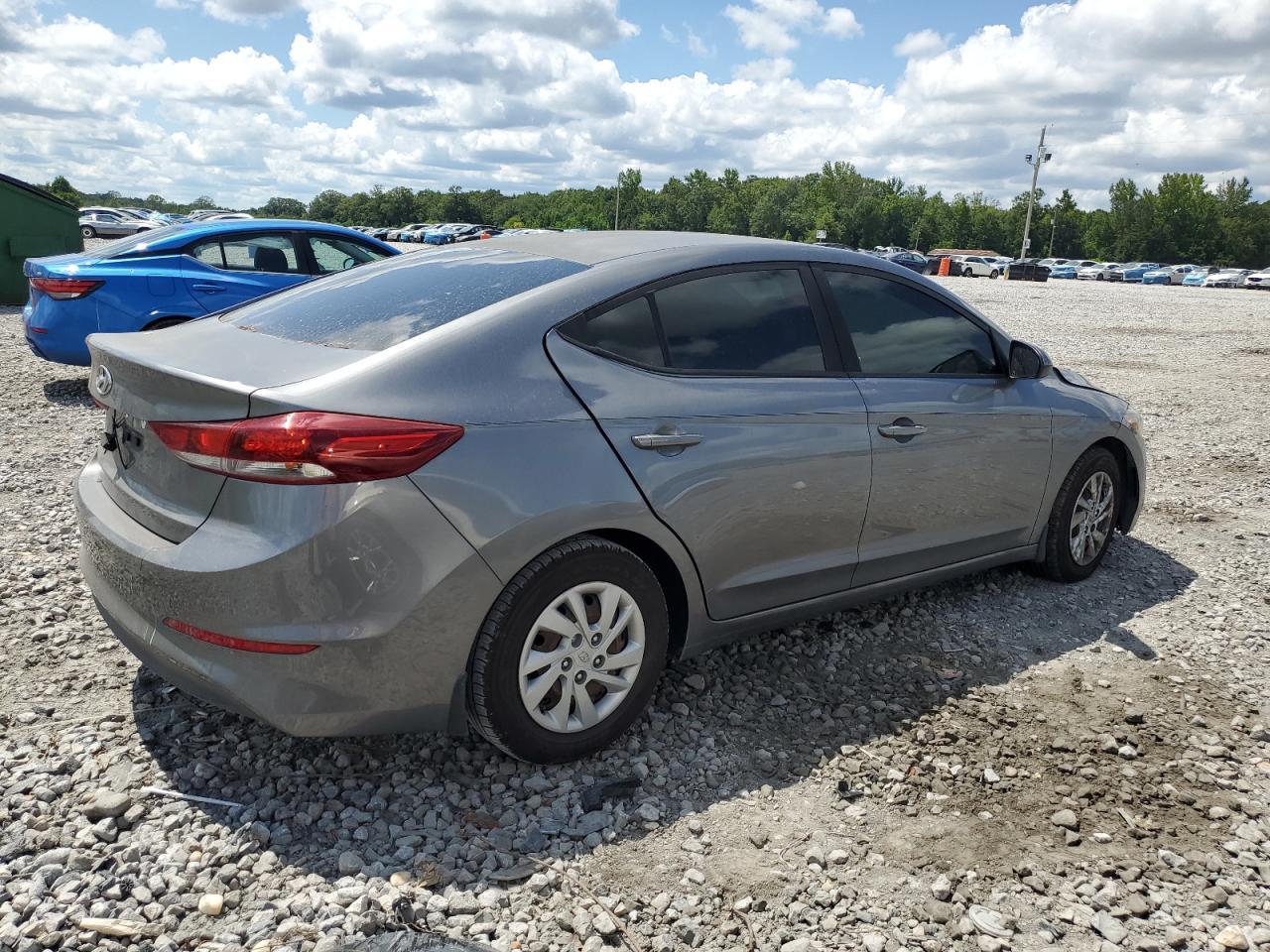 2018 Hyundai Elantra Se - Image 3