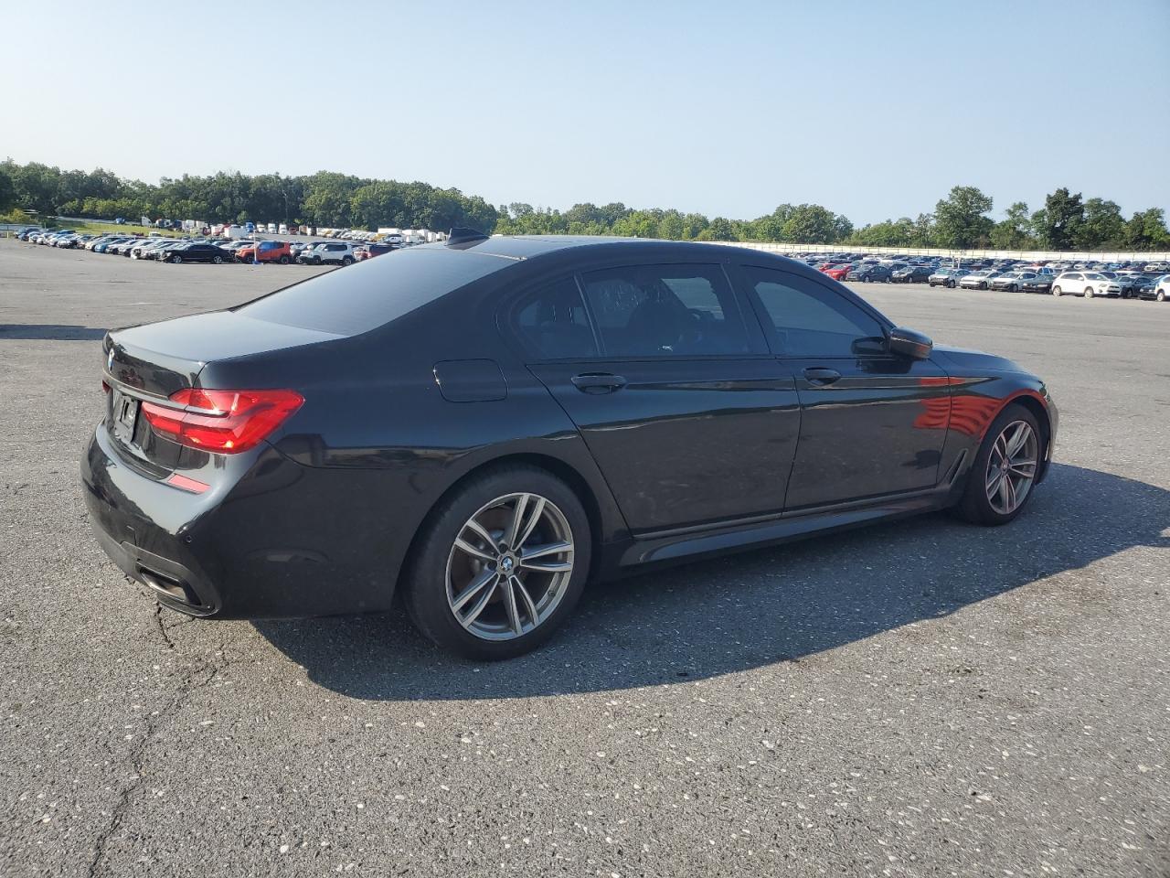 2019 BMW 740 Xi - Image 3