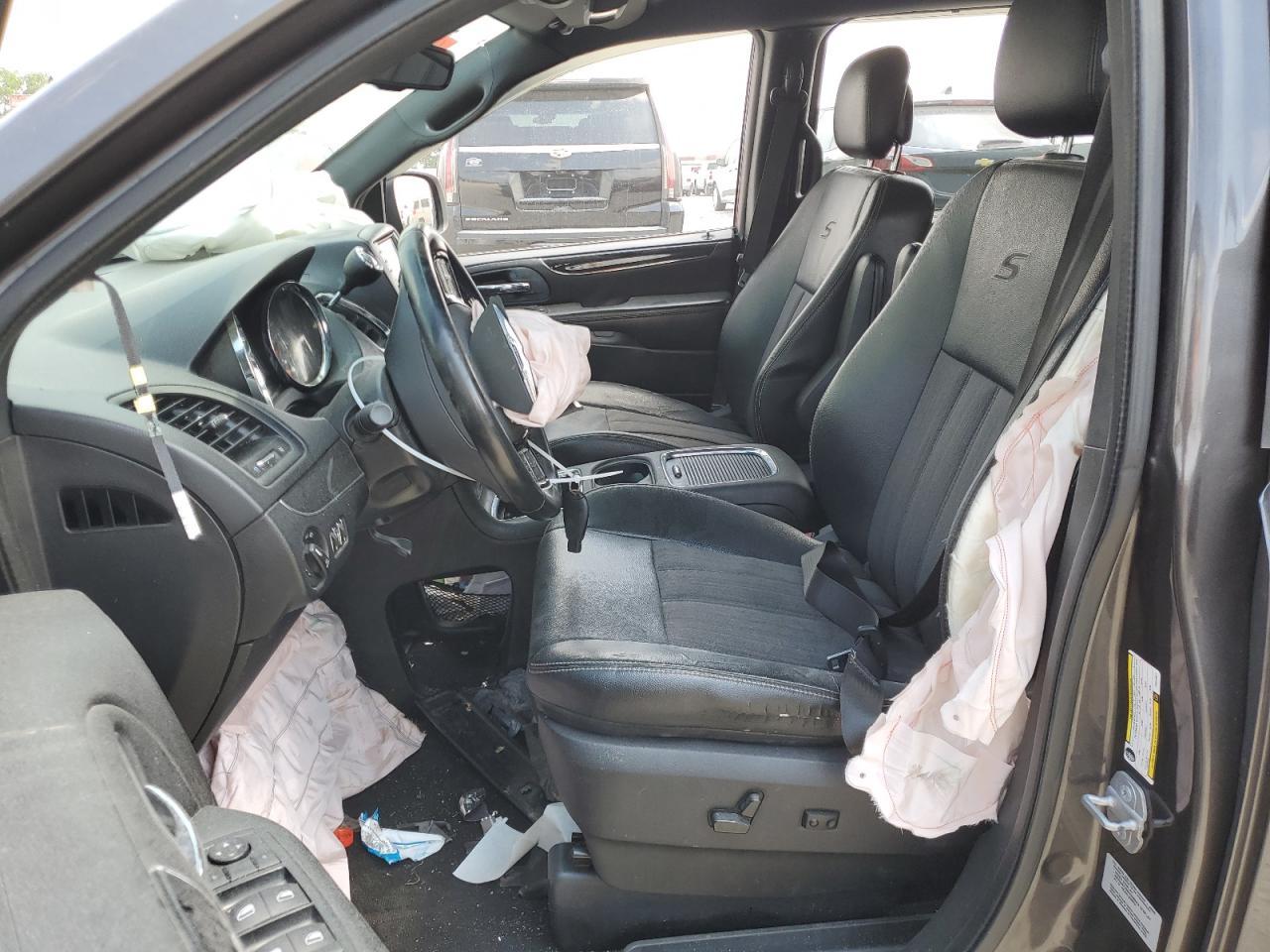 2015 Chrysler Town & Country S - Image 7