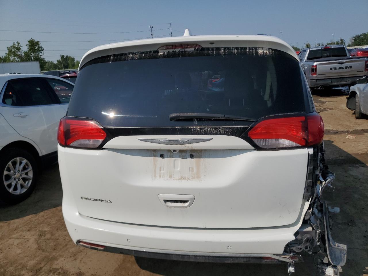 2017 Chrysler Pacifica Touring L Plus - Image 6