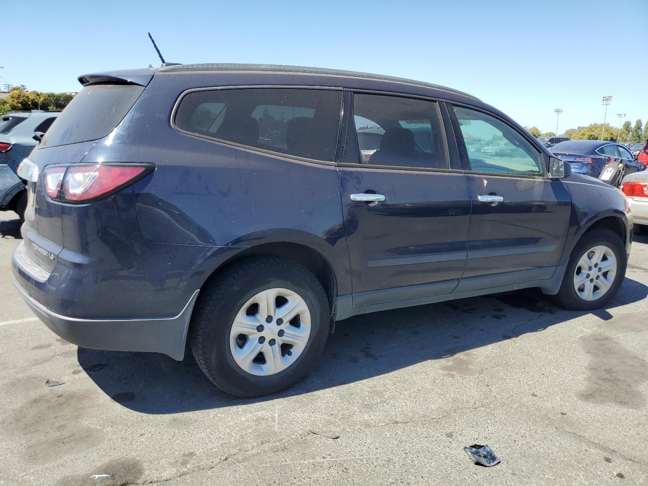 2016 Chevrolet Traverse Ls - Фото 3
