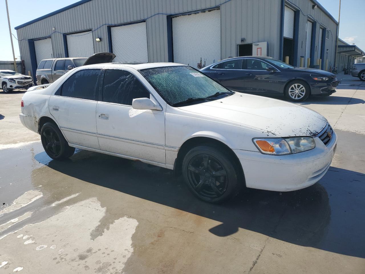 2000 Toyota Camry Le - Фото 4