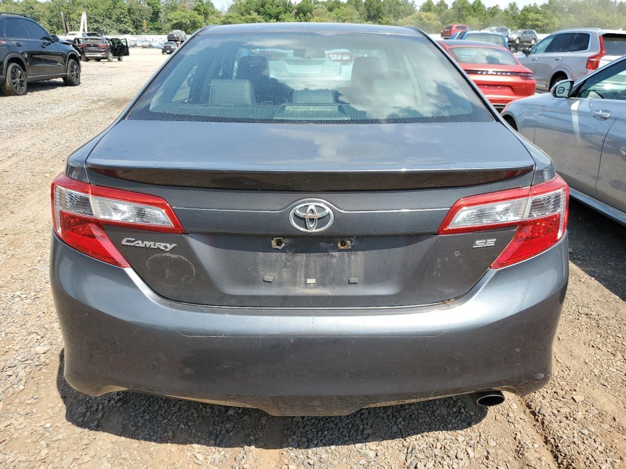 2014 Toyota Camry L - Фото 6