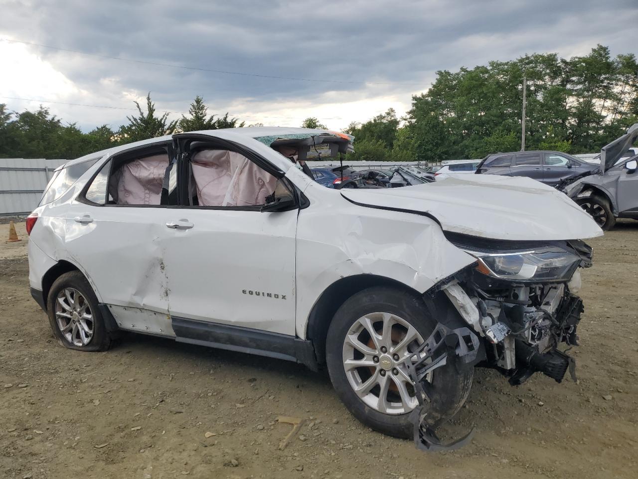 2019 Chevrolet Equinox Ls - Image 4