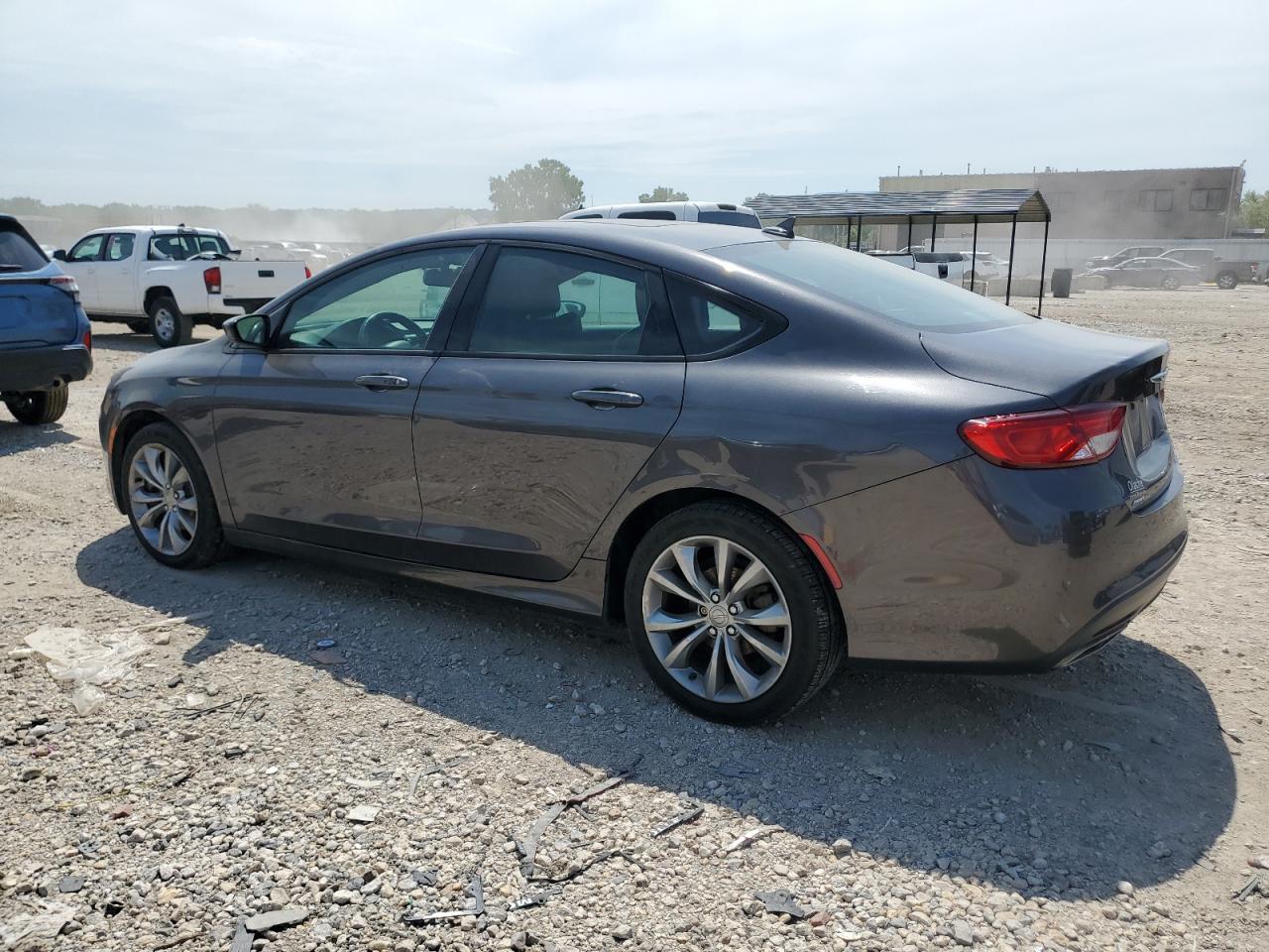 2016 Chrysler 200 S - Фото 2