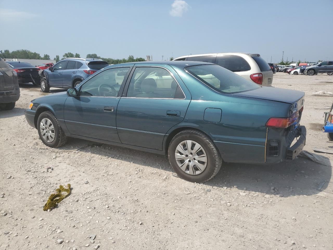 1997 Toyota Camry Ce - Фото 2