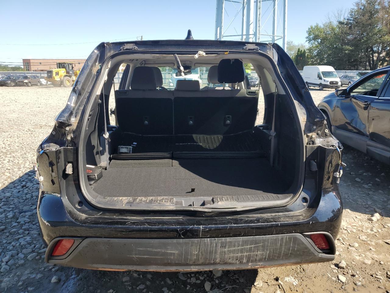 2021 Toyota Highlander L - Image 6