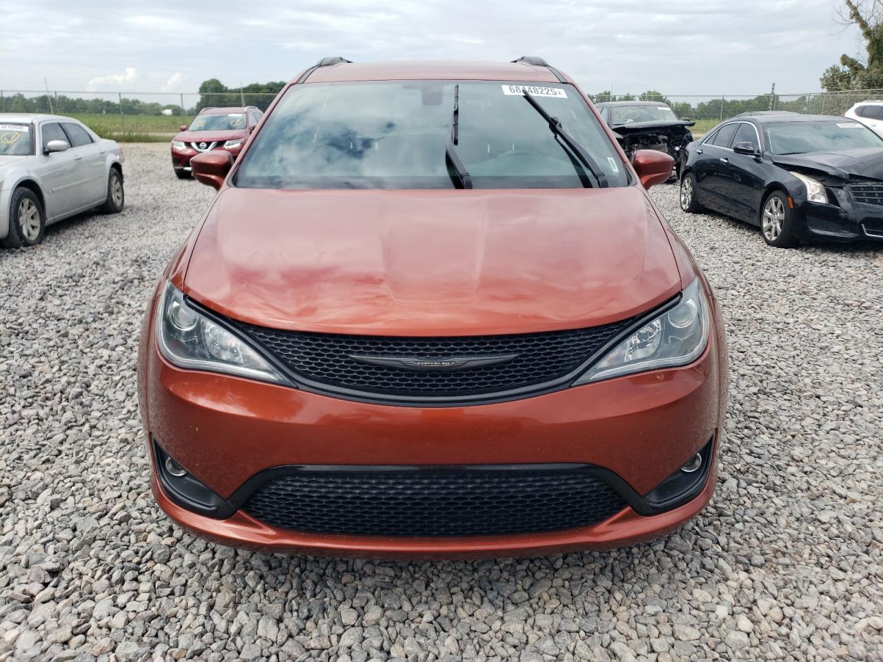 2018 Chrysler Pacifica Touring L - Image 5