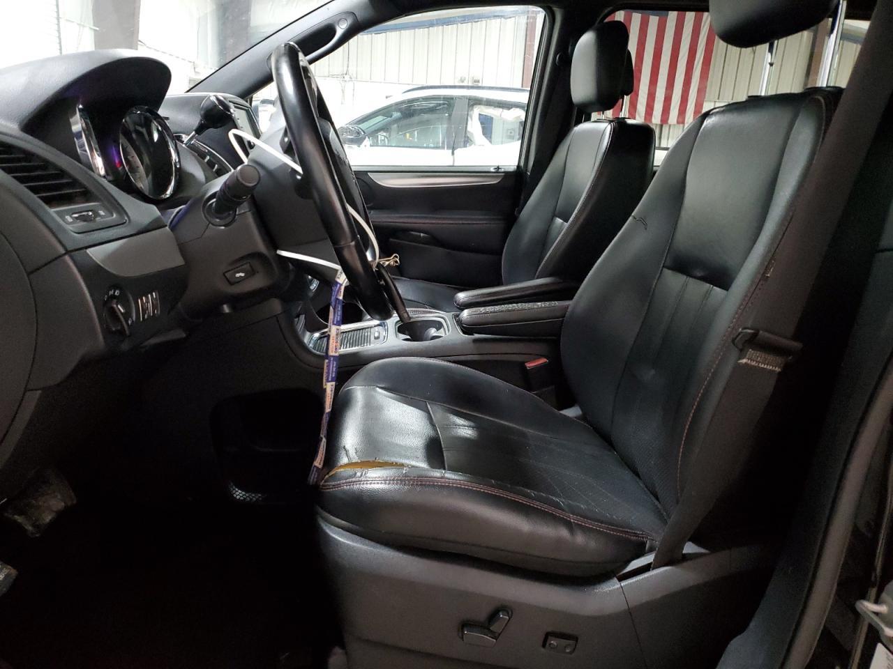 2011 Dodge Grand Caravan R/T - Image 7