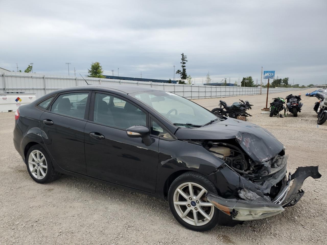 2015 Ford Fiesta Se - Фото 4