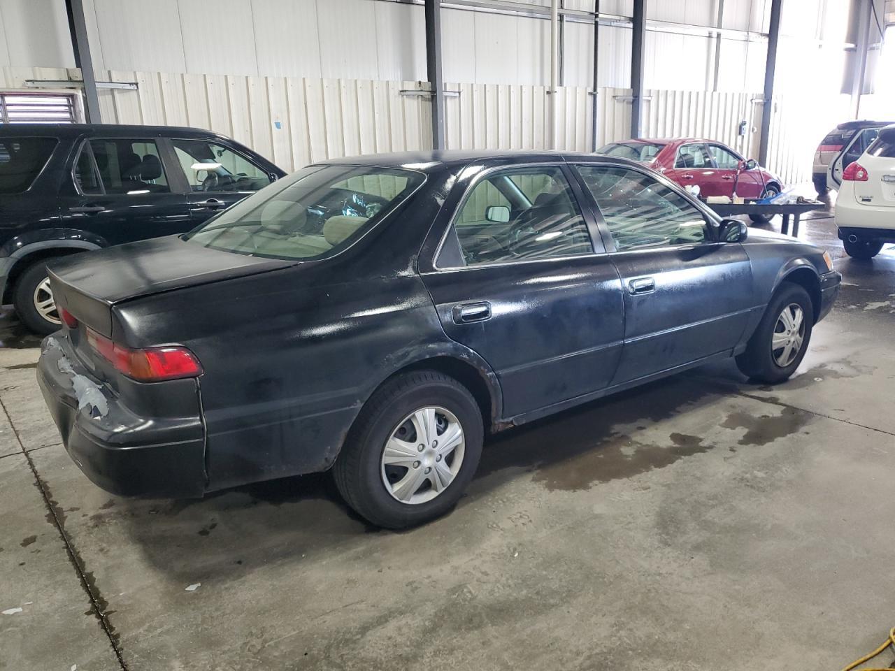 1998 Toyota Camry Le - Фото 3