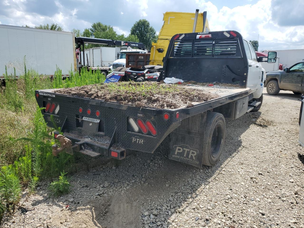 2022 Chevrolet Silverado Medium Duty - Фото 3