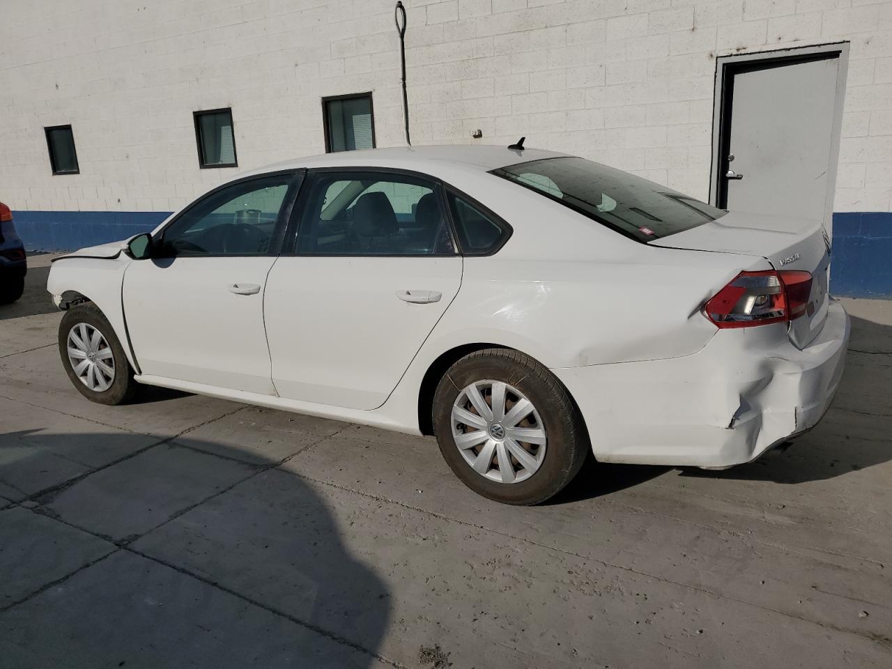 2012 Volkswagen Passat S - Фото 2