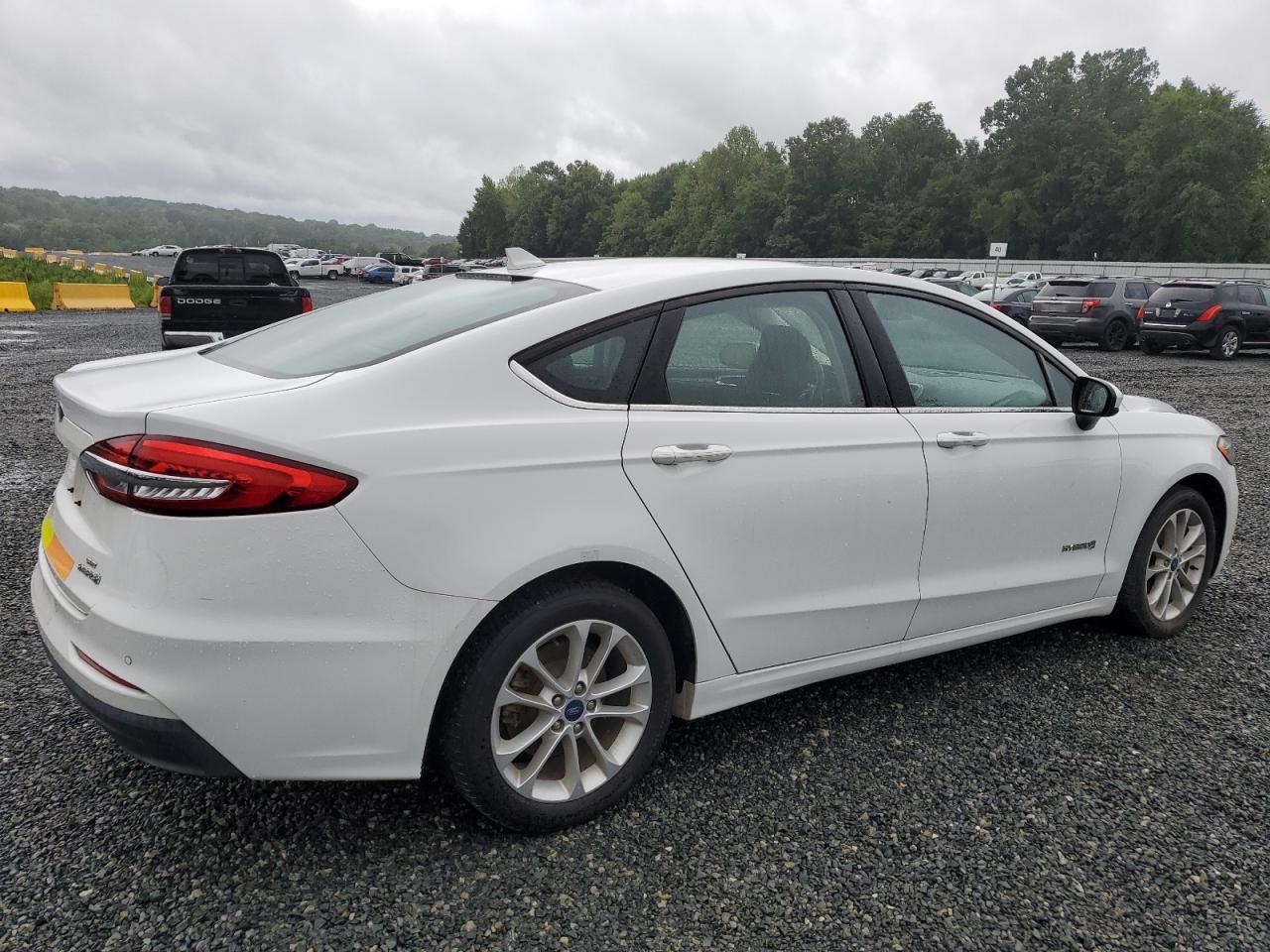 2019 Ford Fusion Se - Фото 3