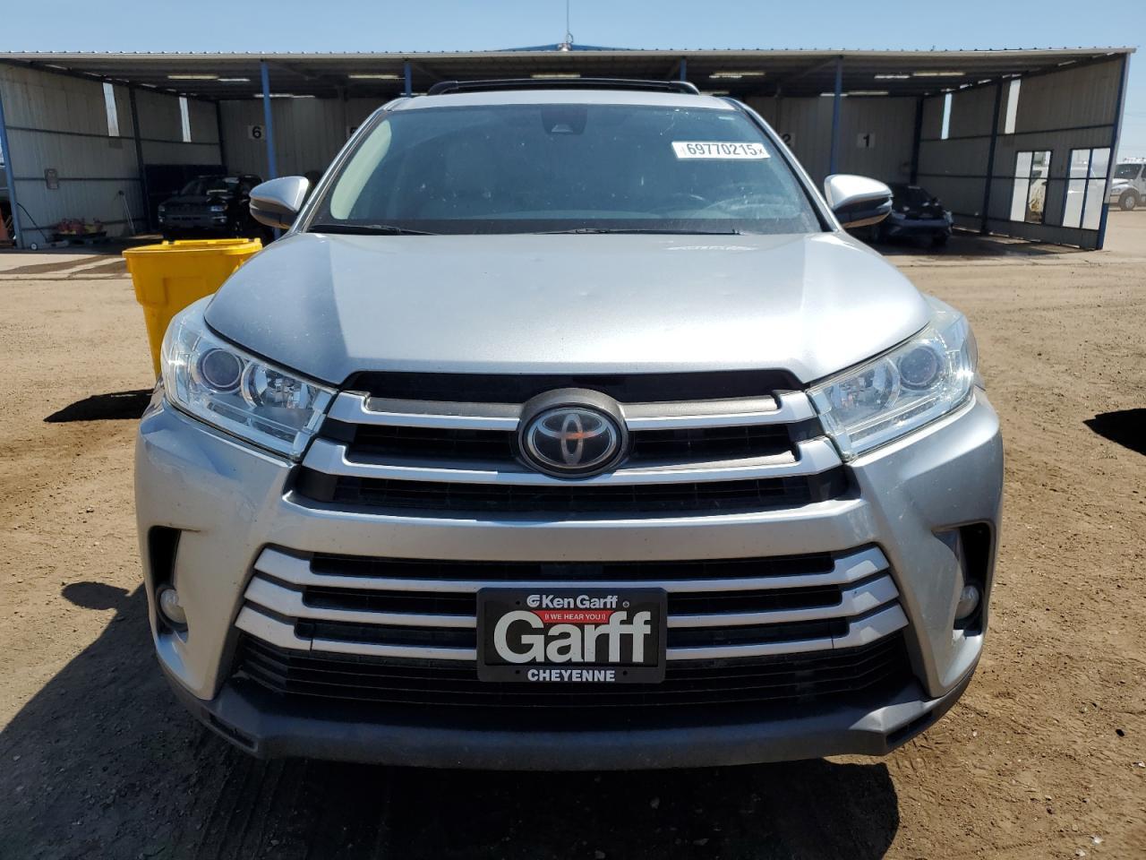 2017 Toyota Highlander Le - Image 5