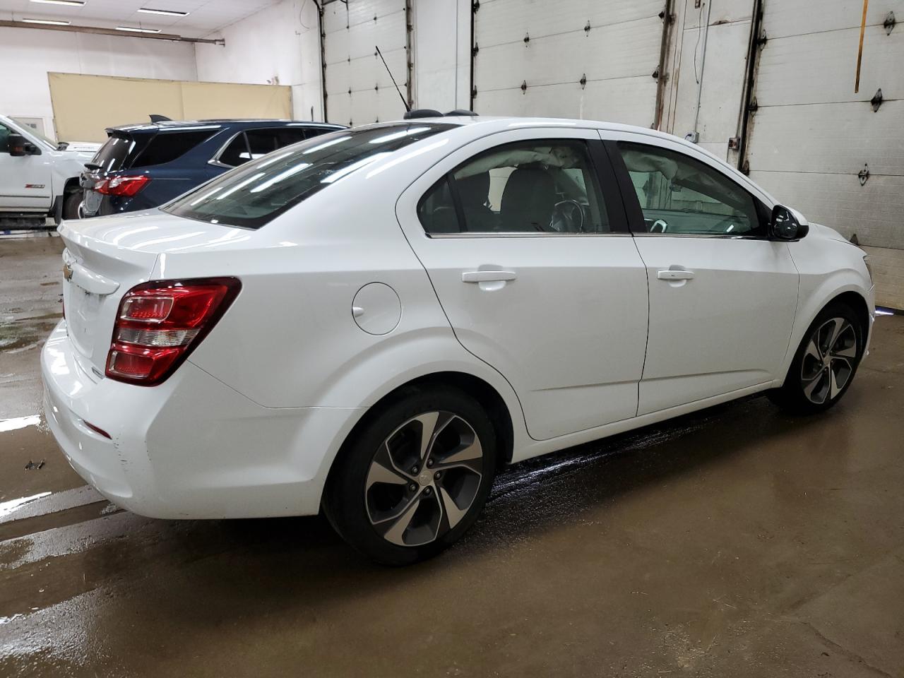 2020 Chevrolet Sonic Premier - Фото 3