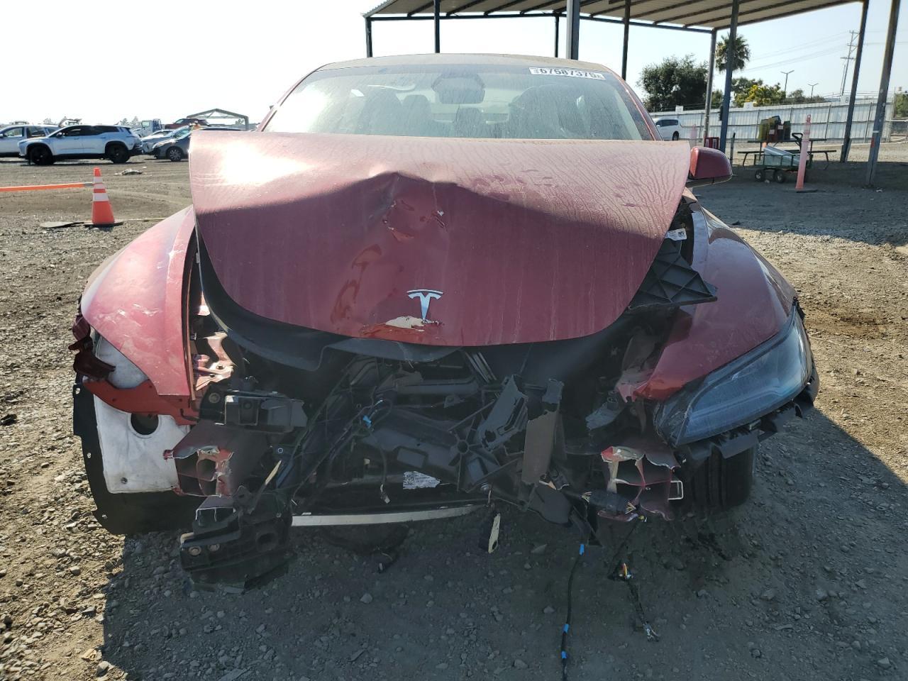 2025 Tesla Model 3 - Фото 5