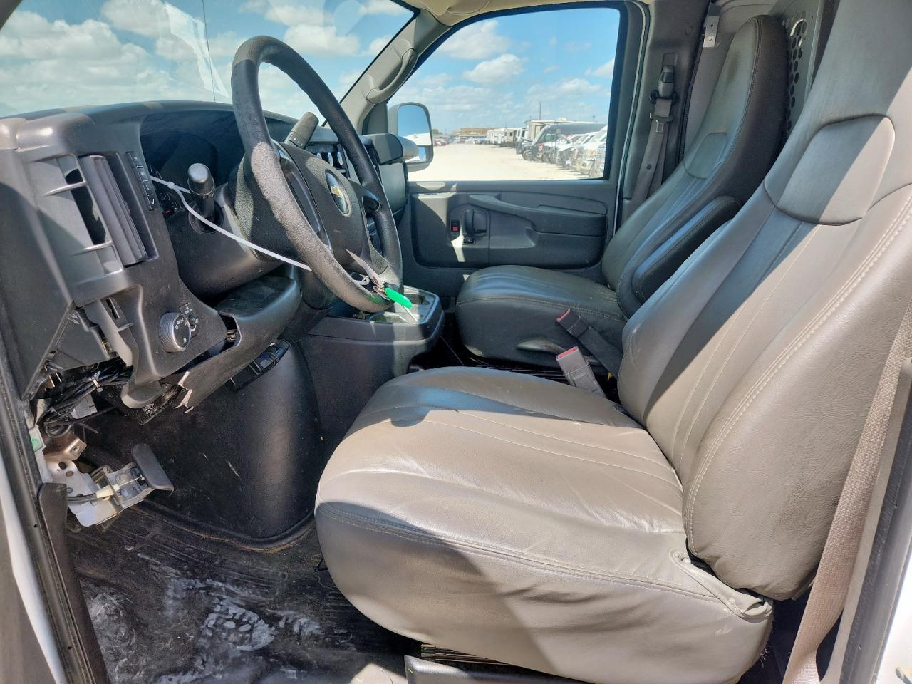 2015 Chevrolet Express G2500 - Фото 7