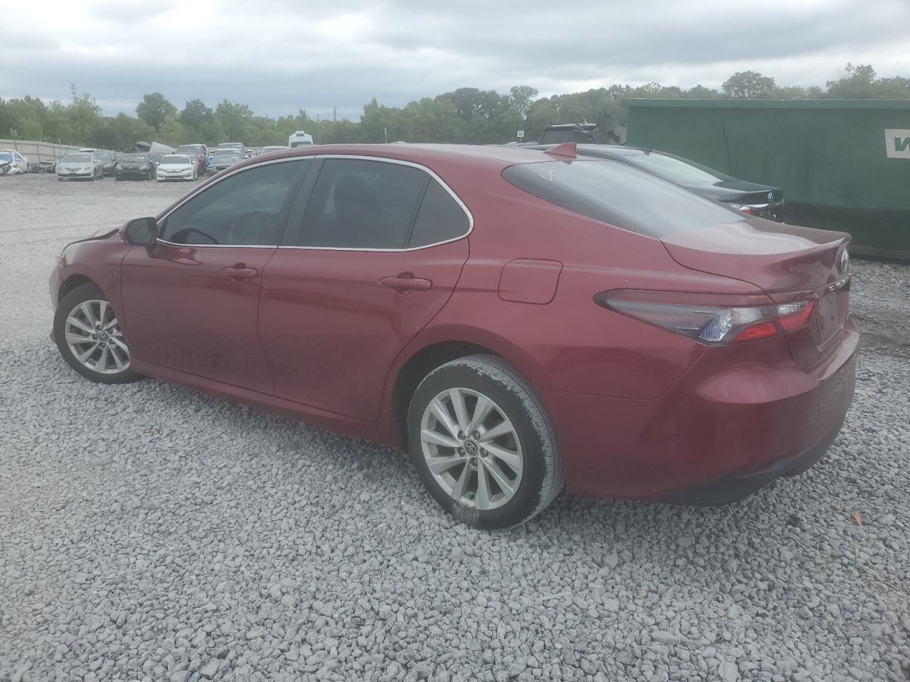 2022 Toyota Camry Le - Фото 2