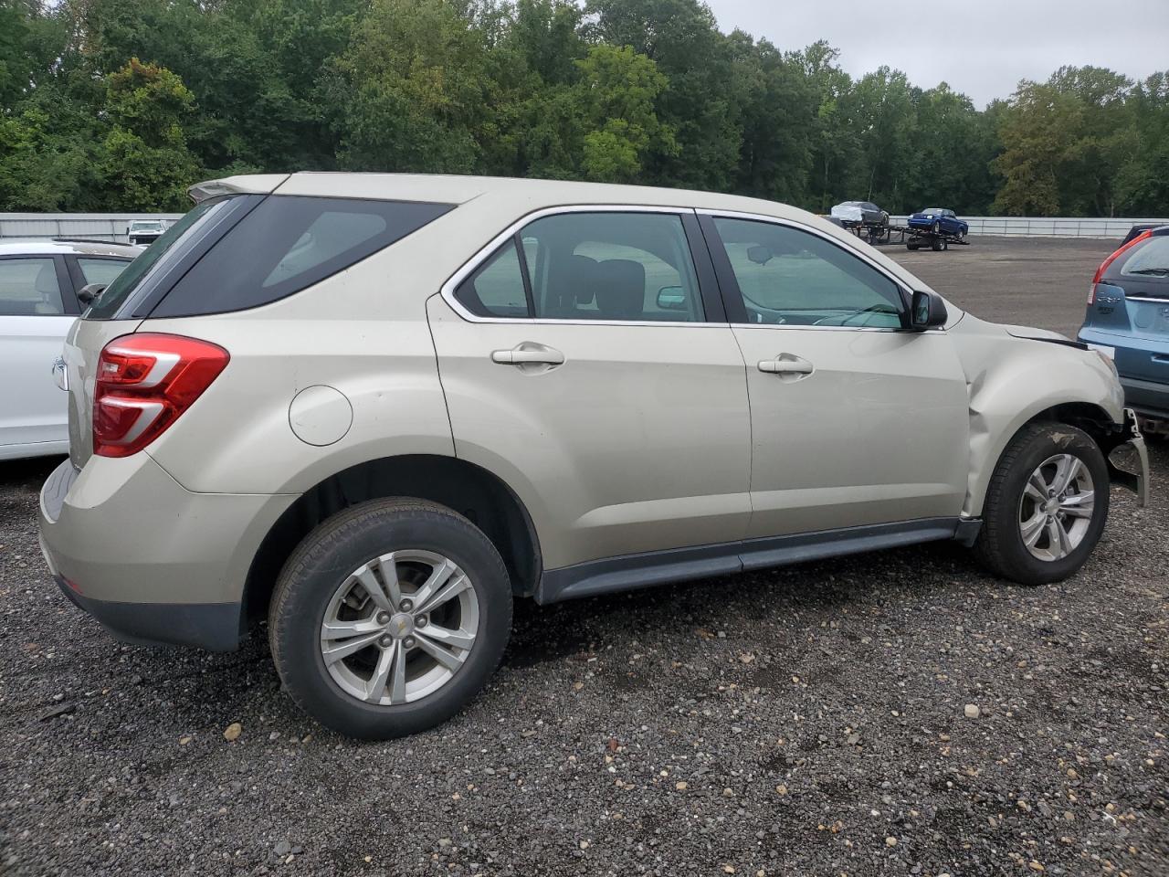 2016 Chevrolet Equinox Ls - Image 3