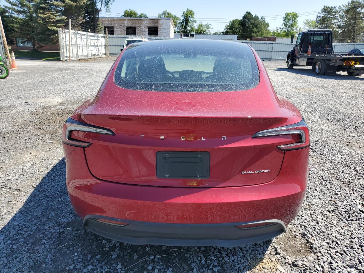 2025 Tesla Model 3 - Фото 6
