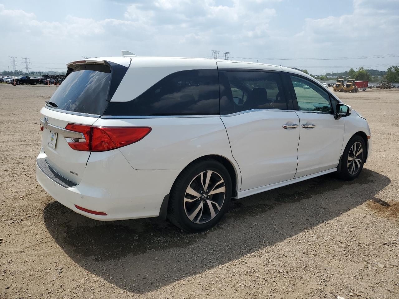 2018 Honda Odyssey Elite - Фото 3