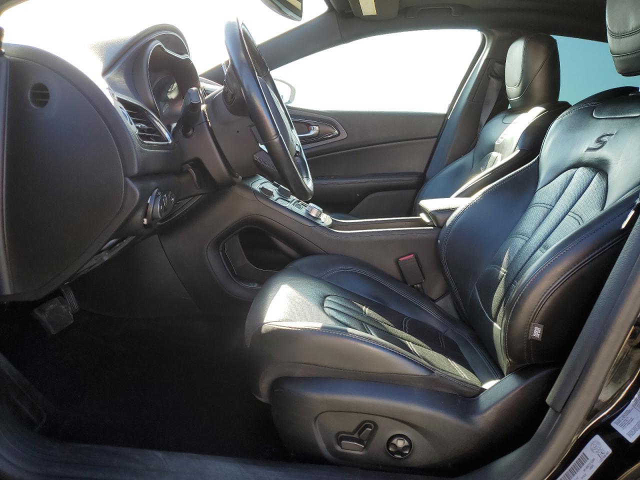 2016 Chrysler 200 S - Фото 7