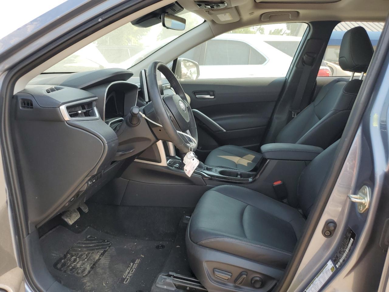 2023 Toyota Corolla Cross Xle - Image 7